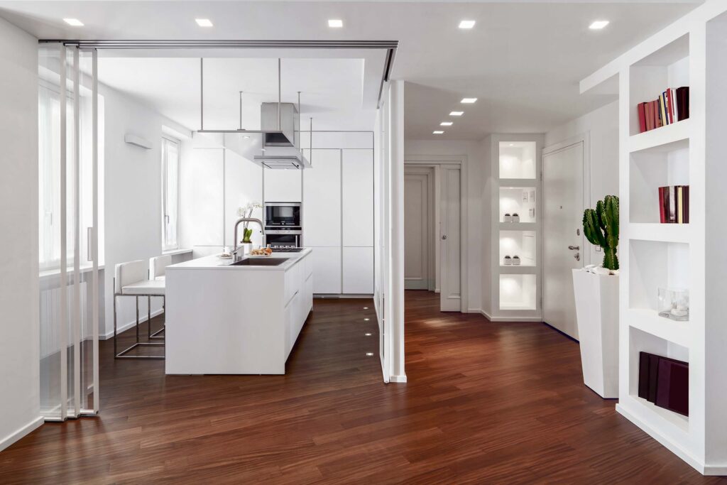 interiors-of-the-modern-kitchen-P454J6R.jpg